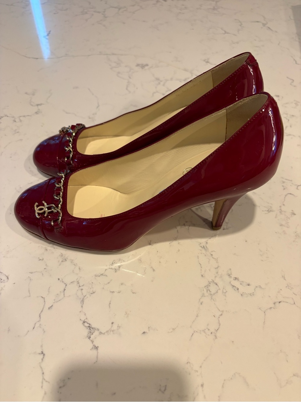 Adorable ruby-red Vintage Chanel pumps - Size 37/US7/6.5